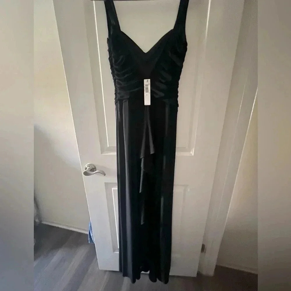 NWT- Laundry by Shelli Segal Black Full Length Gown- Size 8
